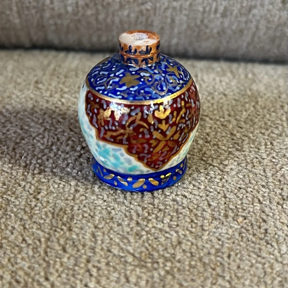 Miniature Vase 1.5” With Gold Accents